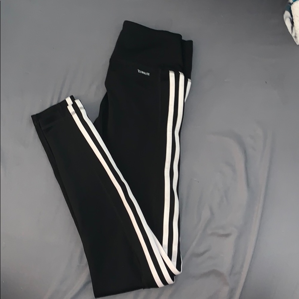 adidas leggings with 2 white stripes